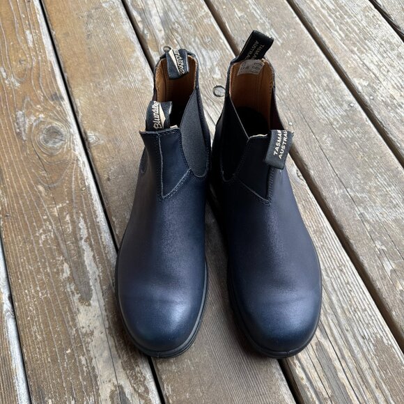 NWOT Blundstone Navy Blue Leather Chelsea Boots in Men's 9.5/Women's 11 - Picture 7 of 12